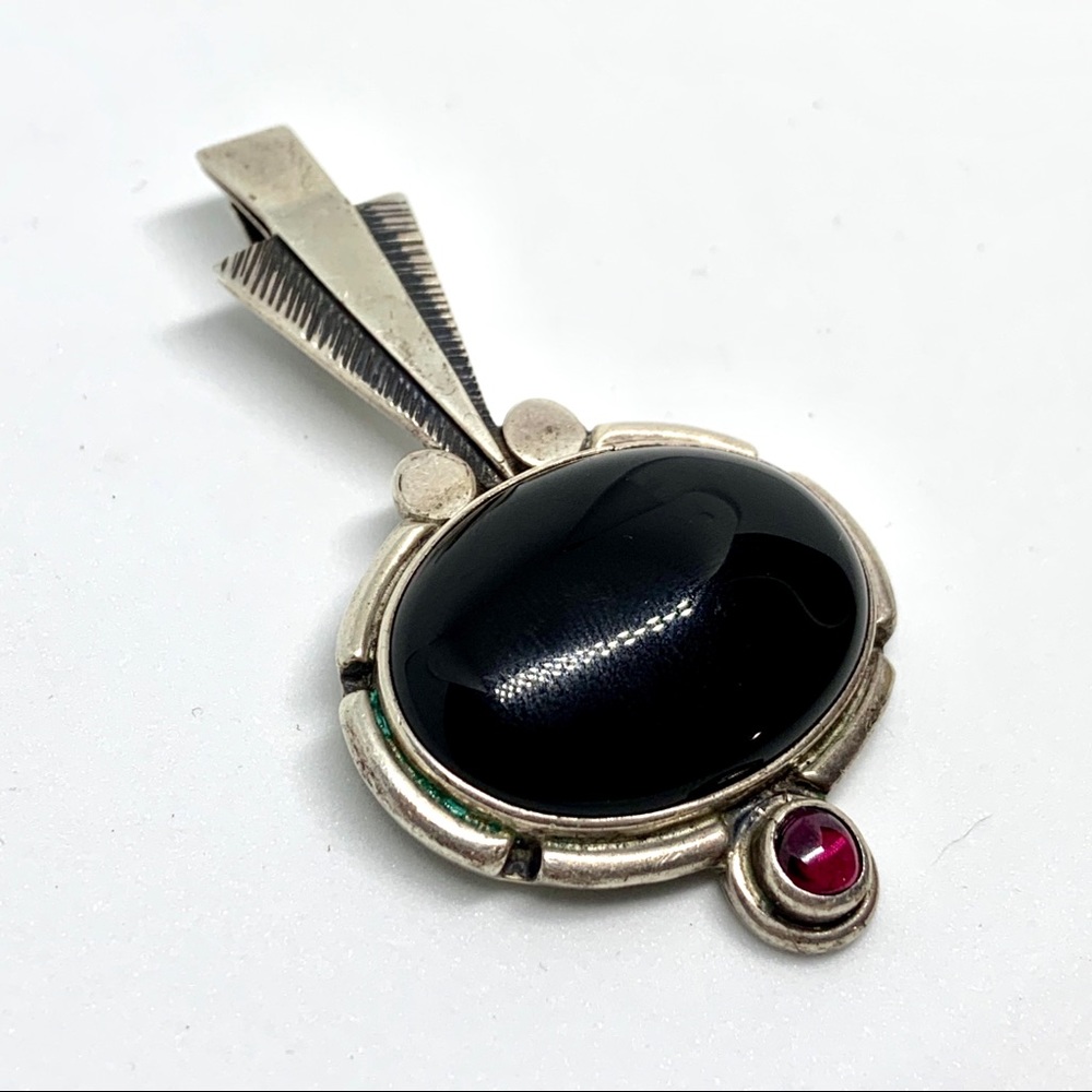 Sterling silver and onyx Southwestern pendant - Picture 3 of 3